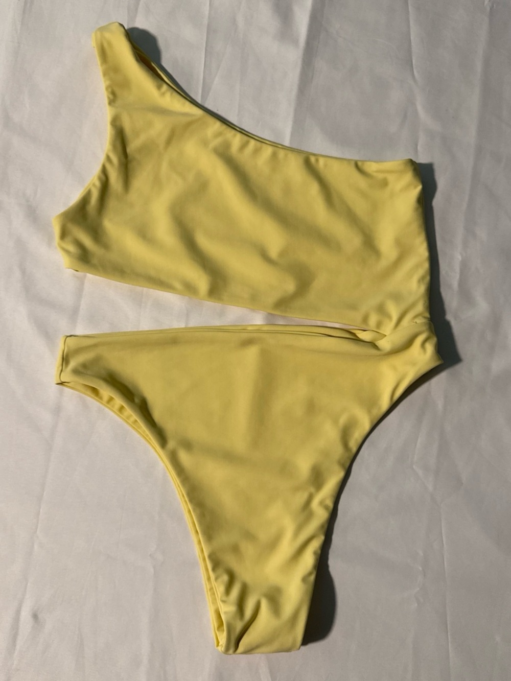 nyud One-Shoulder Yellow One-Piece Swimsuit